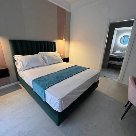Hotiday Room Collection - Napoli Museo Suite ภายนอก รูปภาพ