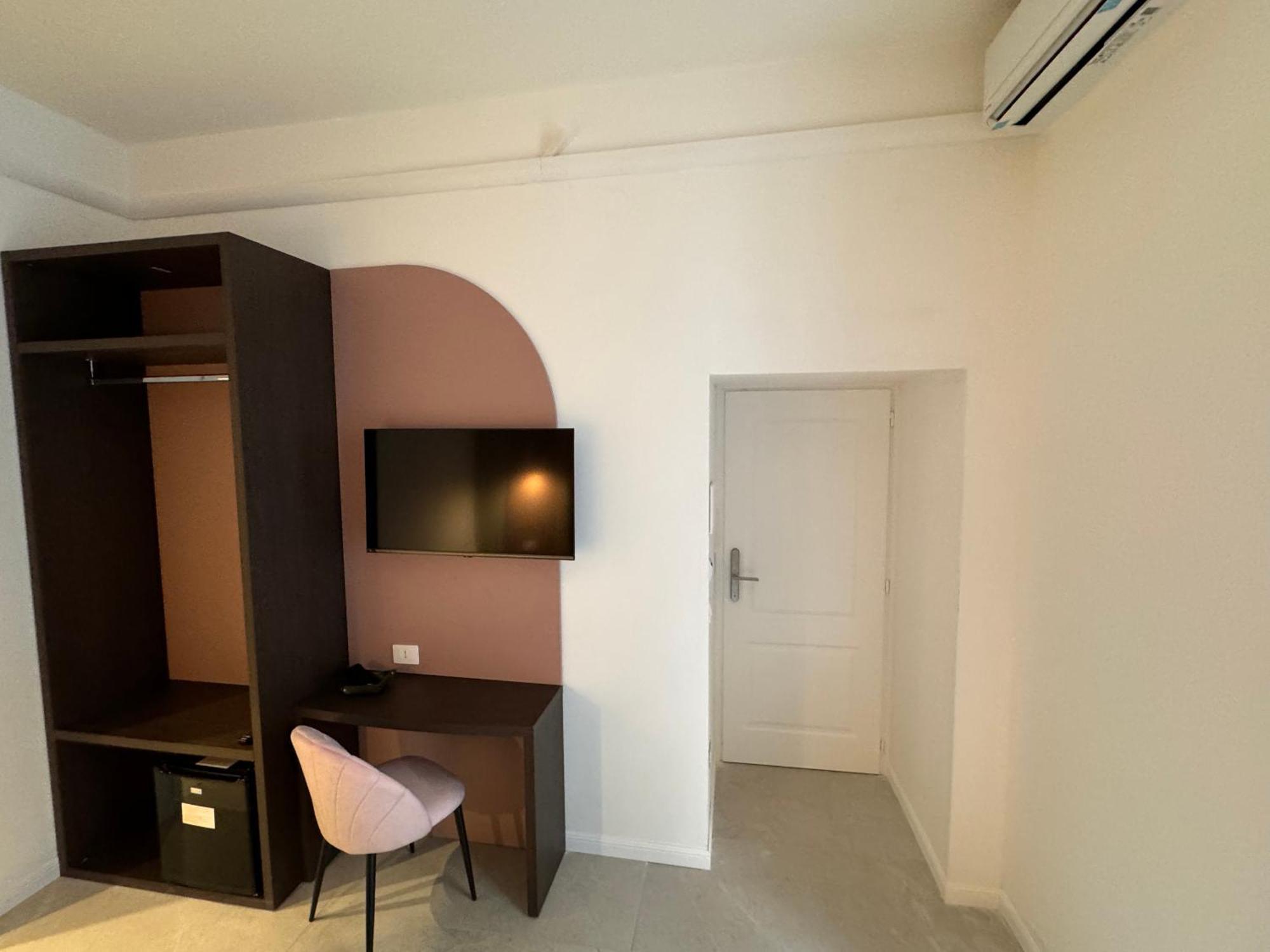 Hotiday Room Collection - Napoli Museo Suite ภายนอก รูปภาพ