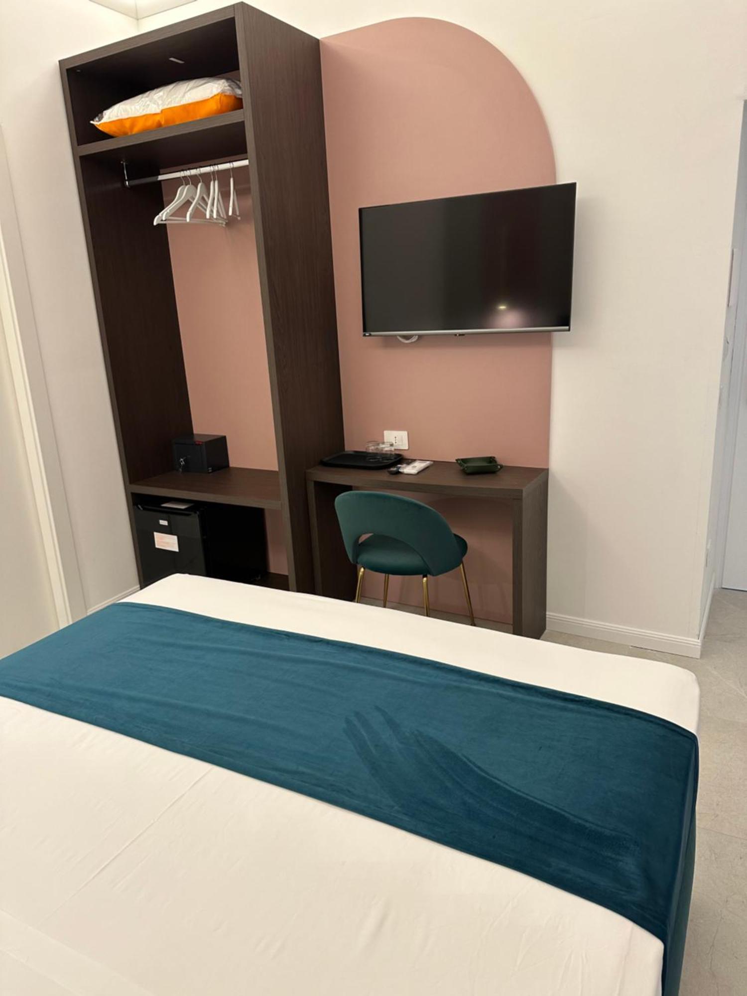 Hotiday Room Collection - Napoli Museo Suite ภายนอก รูปภาพ