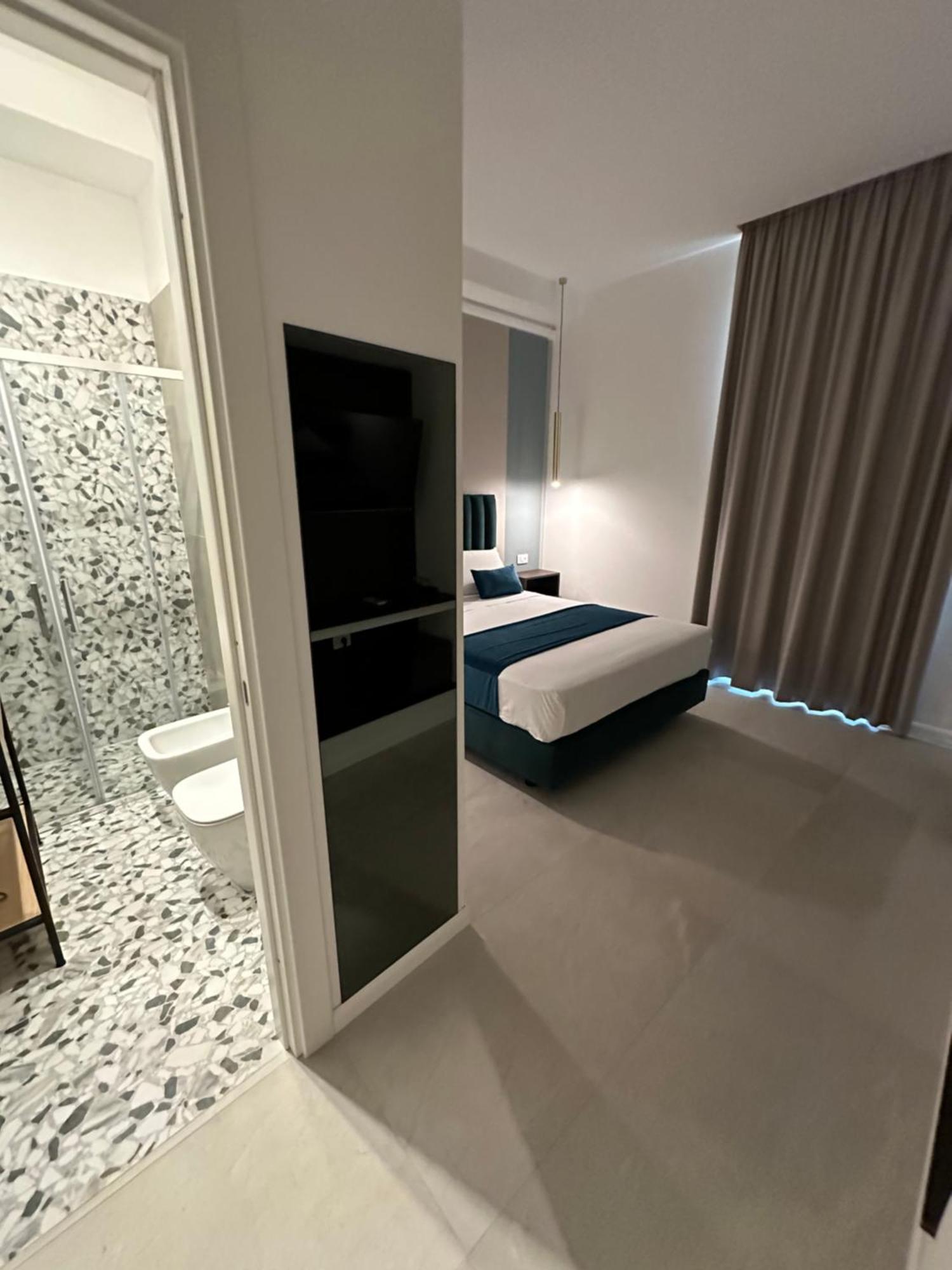 Hotiday Room Collection - Napoli Museo Suite ภายนอก รูปภาพ