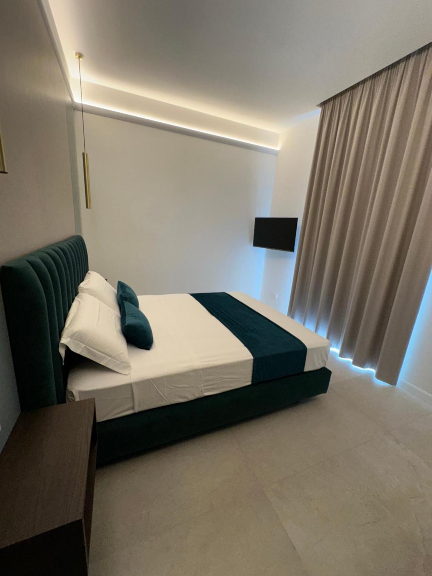 Hotiday Room Collection - Napoli Museo Suite ภายนอก รูปภาพ