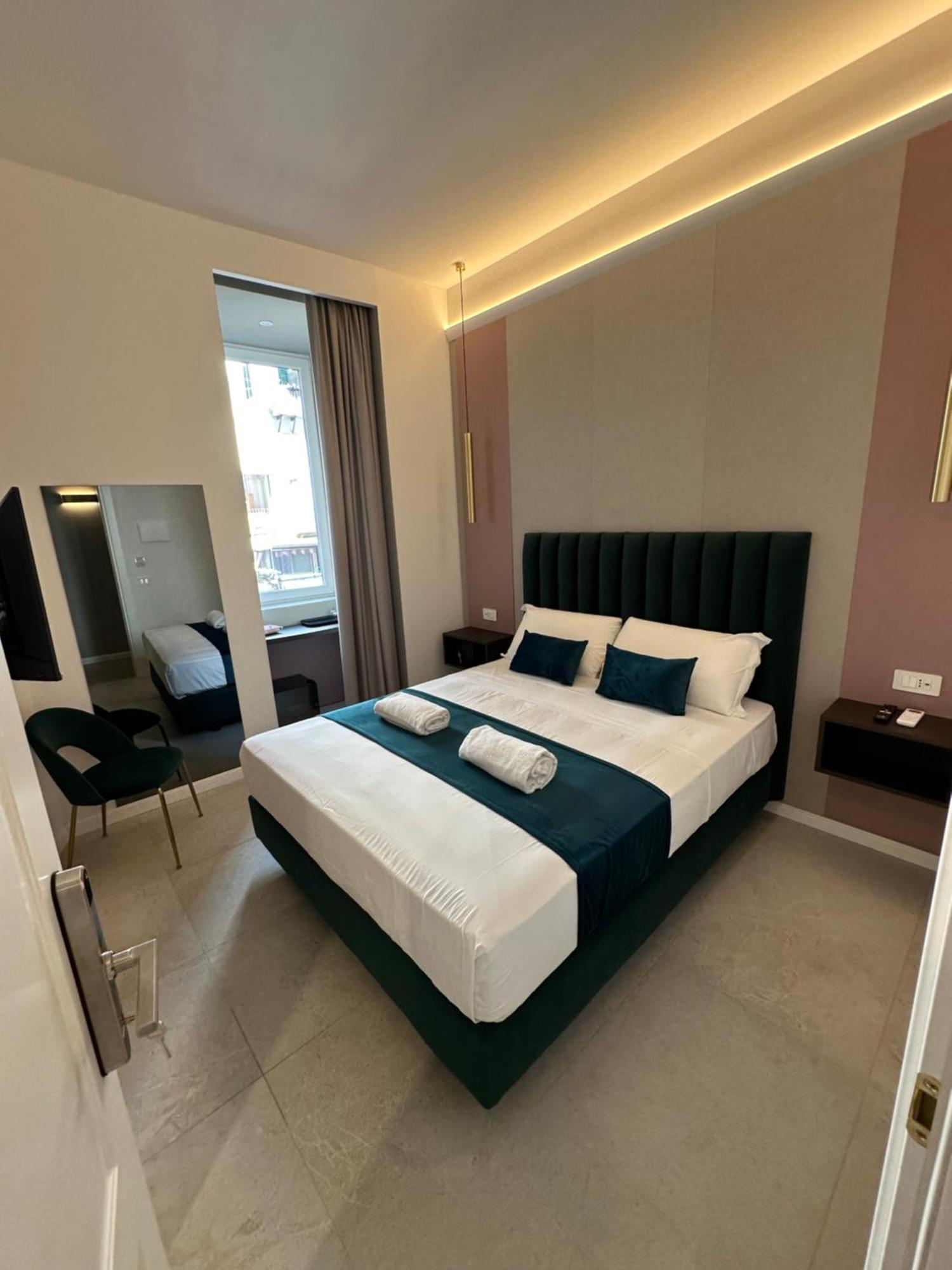 Hotiday Room Collection - Napoli Museo Suite ภายนอก รูปภาพ